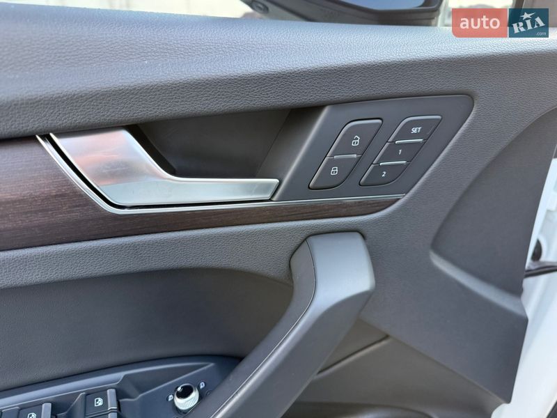 Внедорожник / Кроссовер Audi Q5 2021 в Киеве