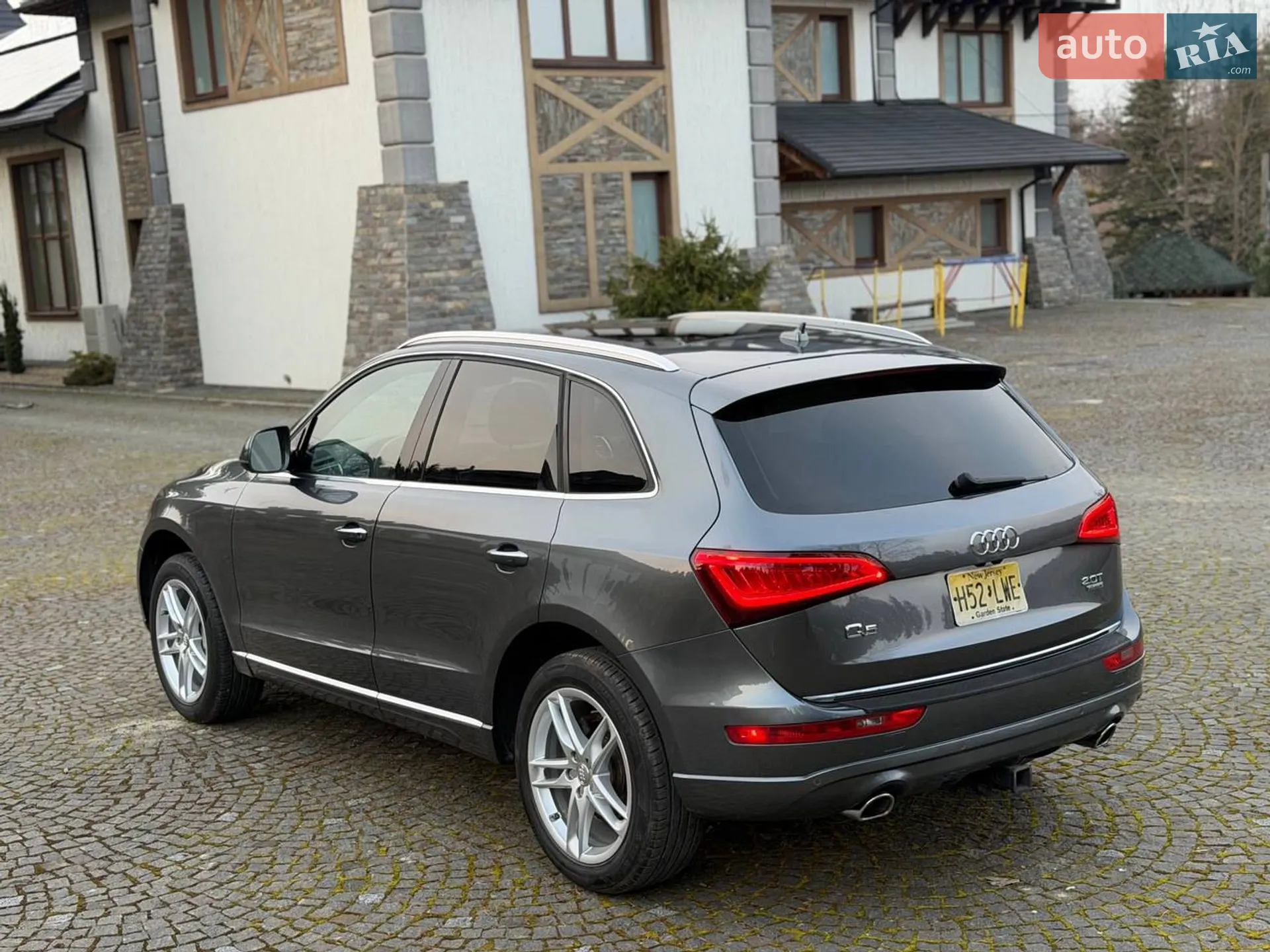 Audi Q5 2016 VIN WA1C2AFP3HA072666 фото оголошення 2 з 33