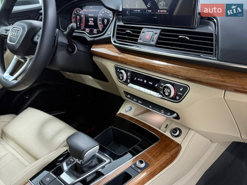 Внедорожник / Кроссовер Audi Q5 2022 в Одессе