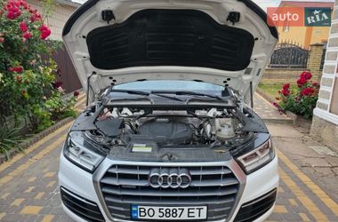 Внедорожник / Кроссовер Audi Q5 2018 в Тернополе