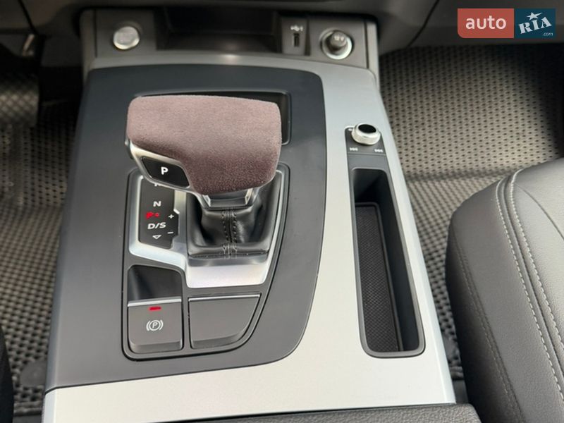 Позашляховик / Кросовер Audi Q5 2020 в Івано-Франківську