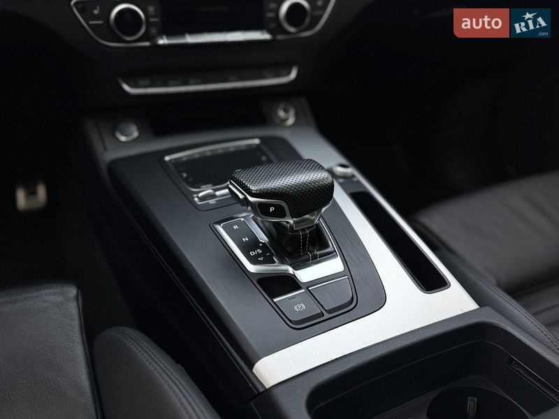 Внедорожник / Кроссовер Audi Q5 2018 в Ровно