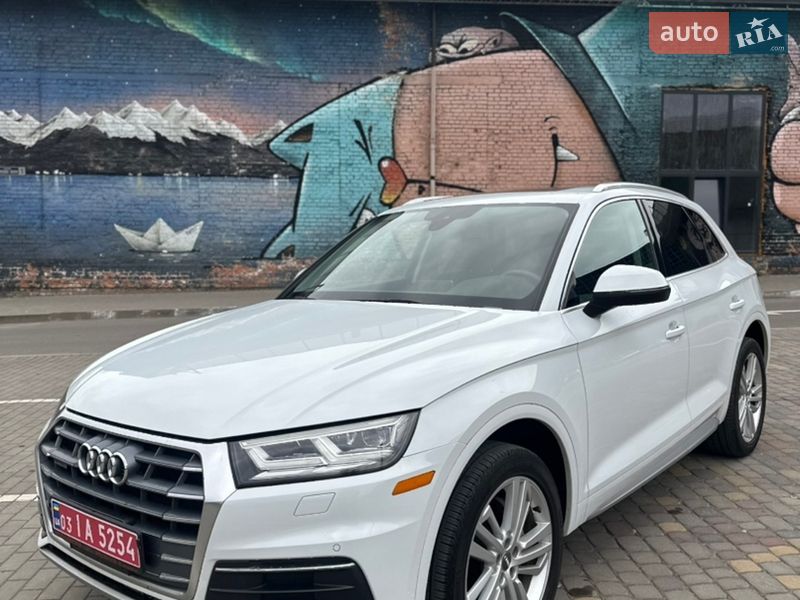 Позашляховик / Кросовер Audi Q5 2020 в Луцьку