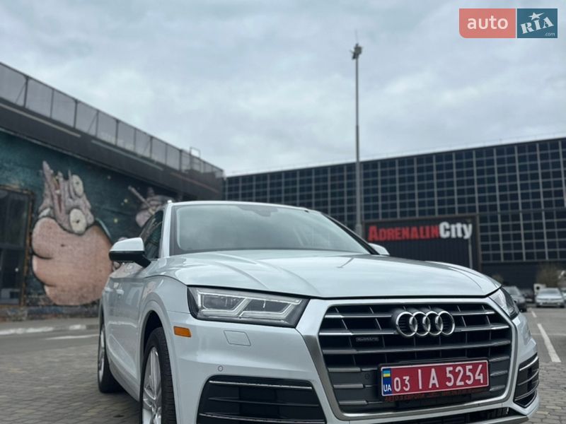 Позашляховик / Кросовер Audi Q5 2020 в Луцьку