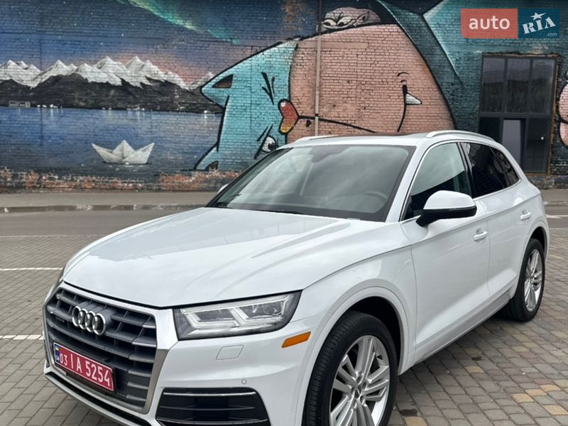 Позашляховик / Кросовер Audi Q5 2020 в Луцьку