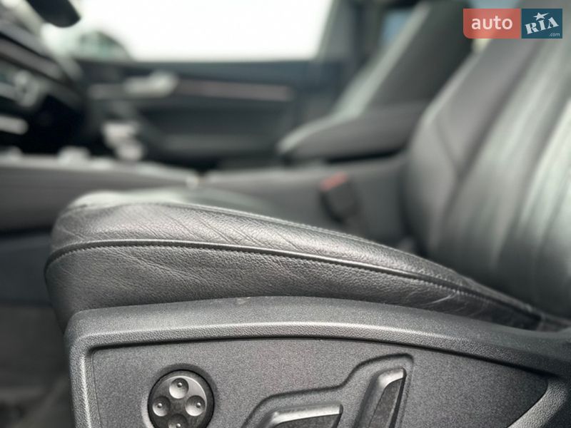 Позашляховик / Кросовер Audi Q5 2020 в Луцьку