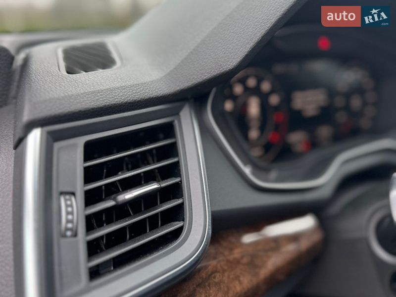 Позашляховик / Кросовер Audi Q5 2020 в Луцьку