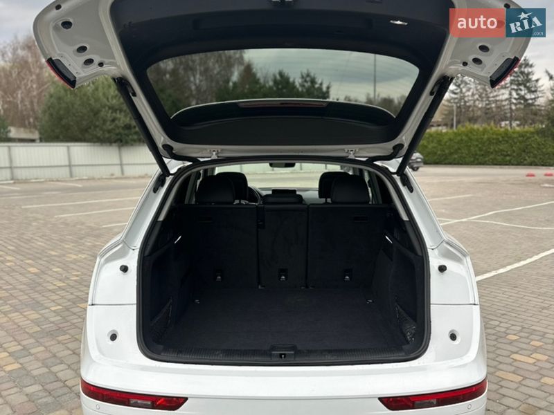 Позашляховик / Кросовер Audi Q5 2020 в Луцьку