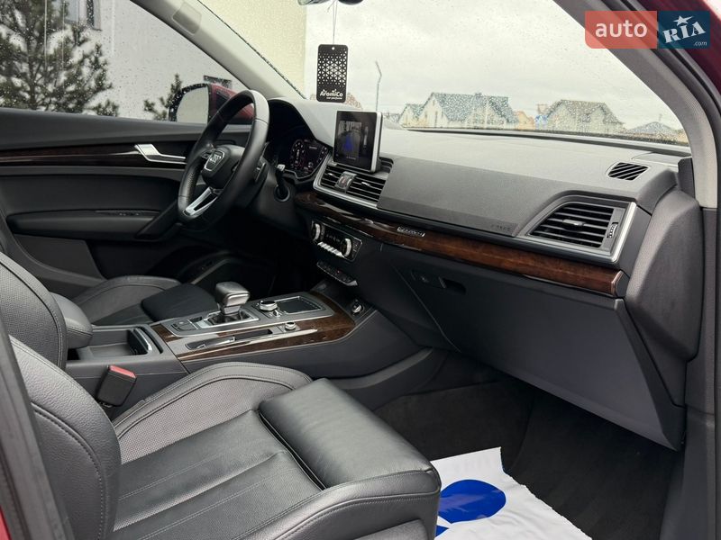 Позашляховик / Кросовер Audi Q5 2018 в Луцьку