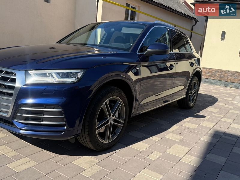 Позашляховик / Кросовер Audi Q5 2017 в Хусті