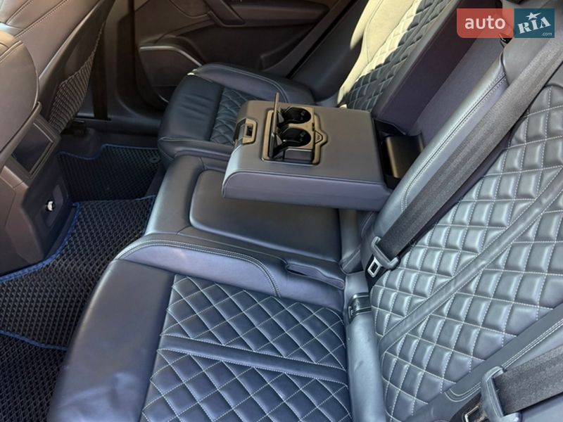 Позашляховик / Кросовер Audi Q5 2017 в Хусті