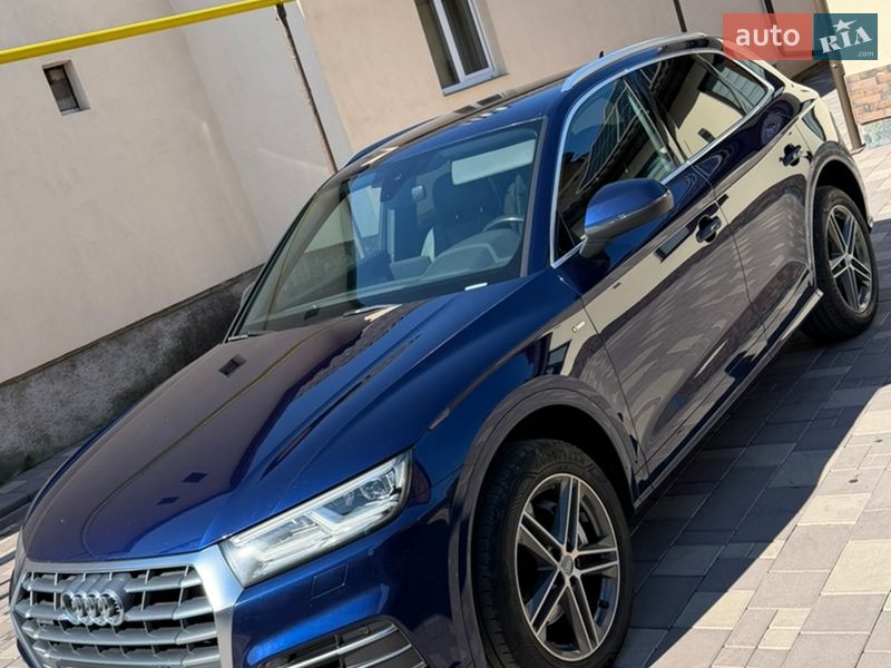 Позашляховик / Кросовер Audi Q5 2017 в Хусті