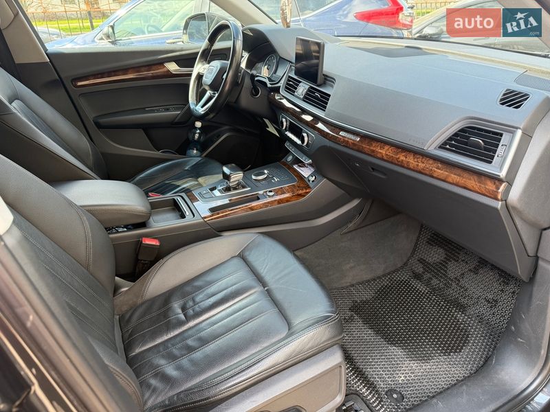 Внедорожник / Кроссовер Audi Q5 2017 в Полтаве