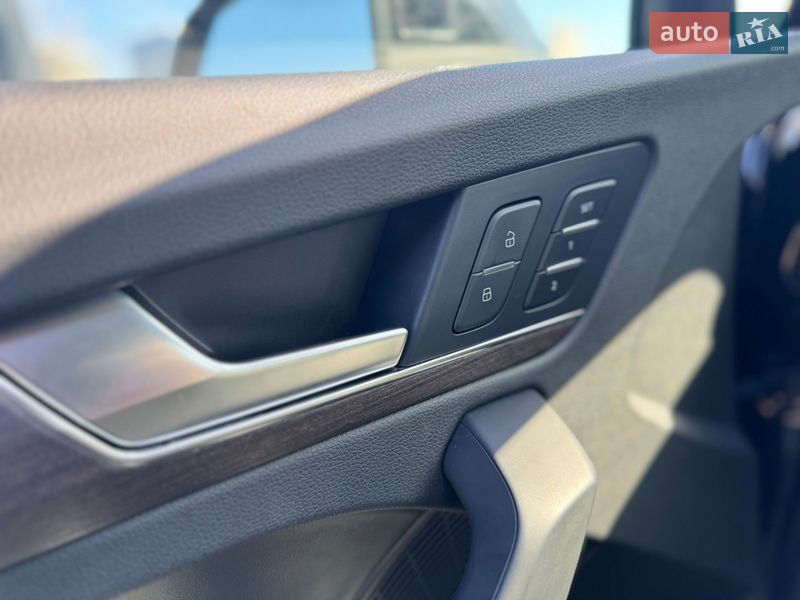 Позашляховик / Кросовер Audi Q5 2021 в Києві