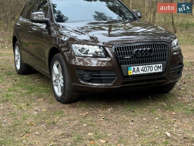 Позашляховик / Кросовер Audi Q5 2011 в Чернігові