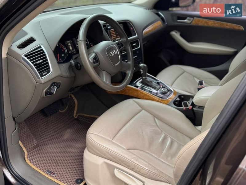 Позашляховик / Кросовер Audi Q5 2011 в Чернігові
