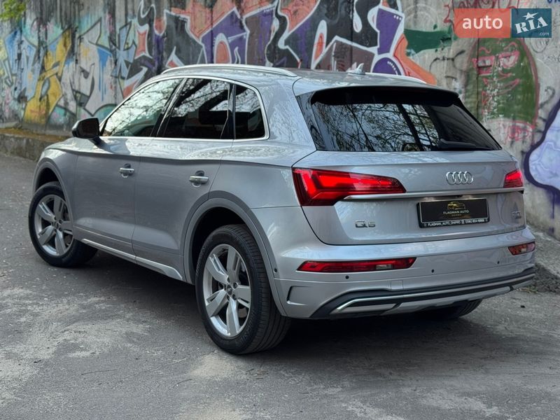 Внедорожник / Кроссовер Audi Q5 2021 в Днепре