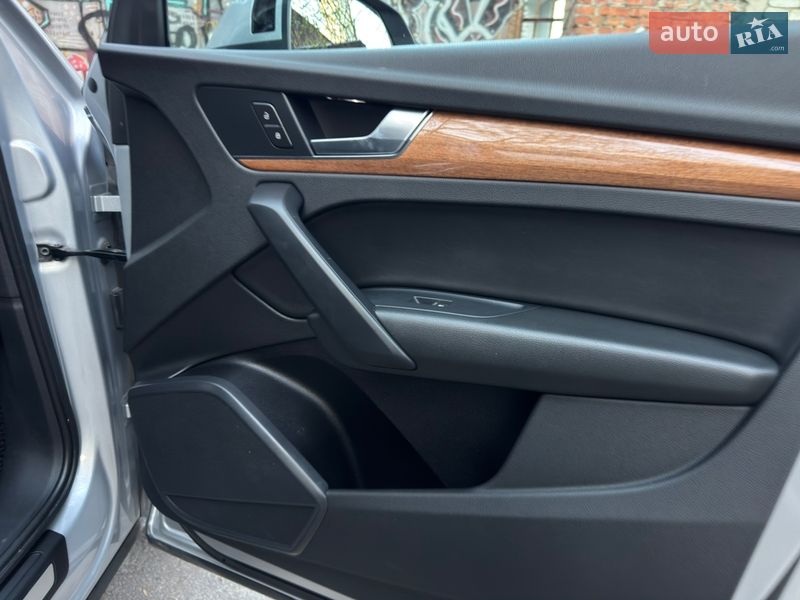 Внедорожник / Кроссовер Audi Q5 2021 в Днепре