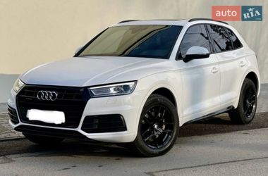 Позашляховик / Кросовер Audi Q5 2018 в Києві