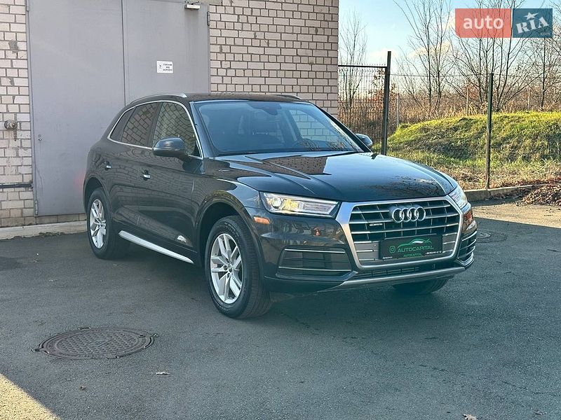 Позашляховик / Кросовер Audi Q5 2020 в Києві
