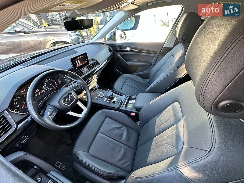 Позашляховик / Кросовер Audi Q5 2020 в Києві