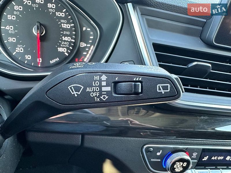 Позашляховик / Кросовер Audi Q5 2020 в Києві