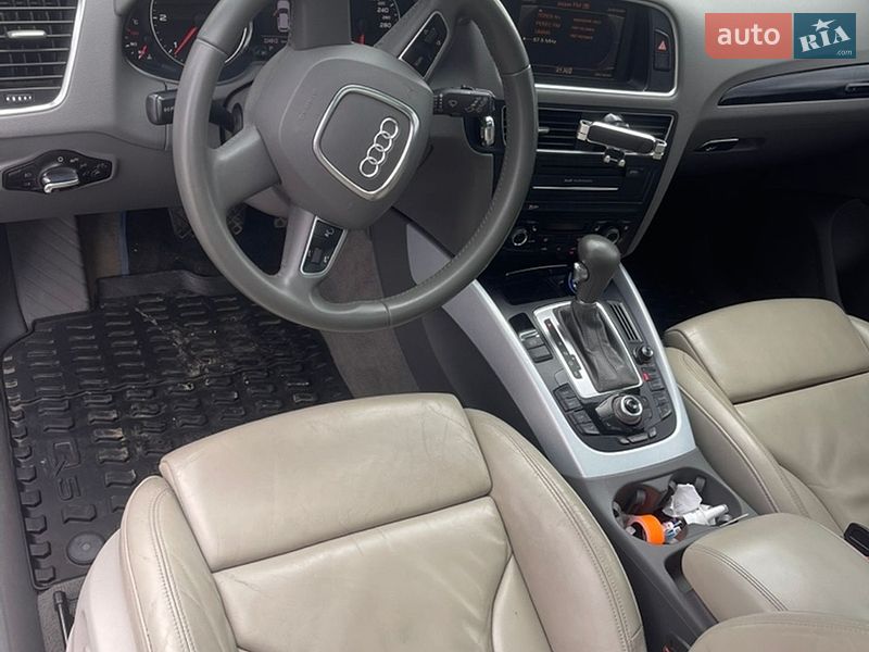 Позашляховик / Кросовер Audi Q5 2011 в Новоархангельську
