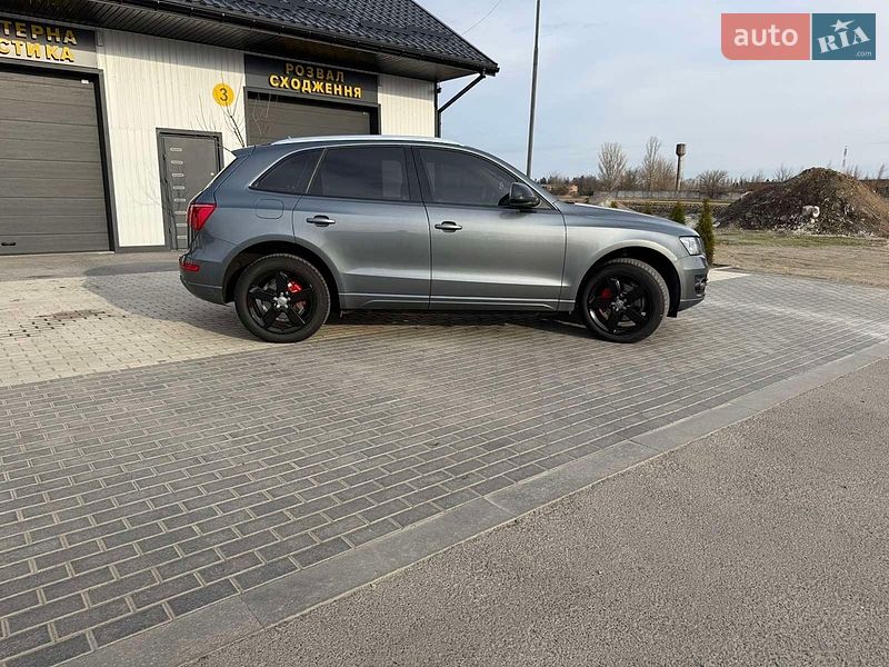 Позашляховик / Кросовер Audi Q5 2011 в Новоархангельську