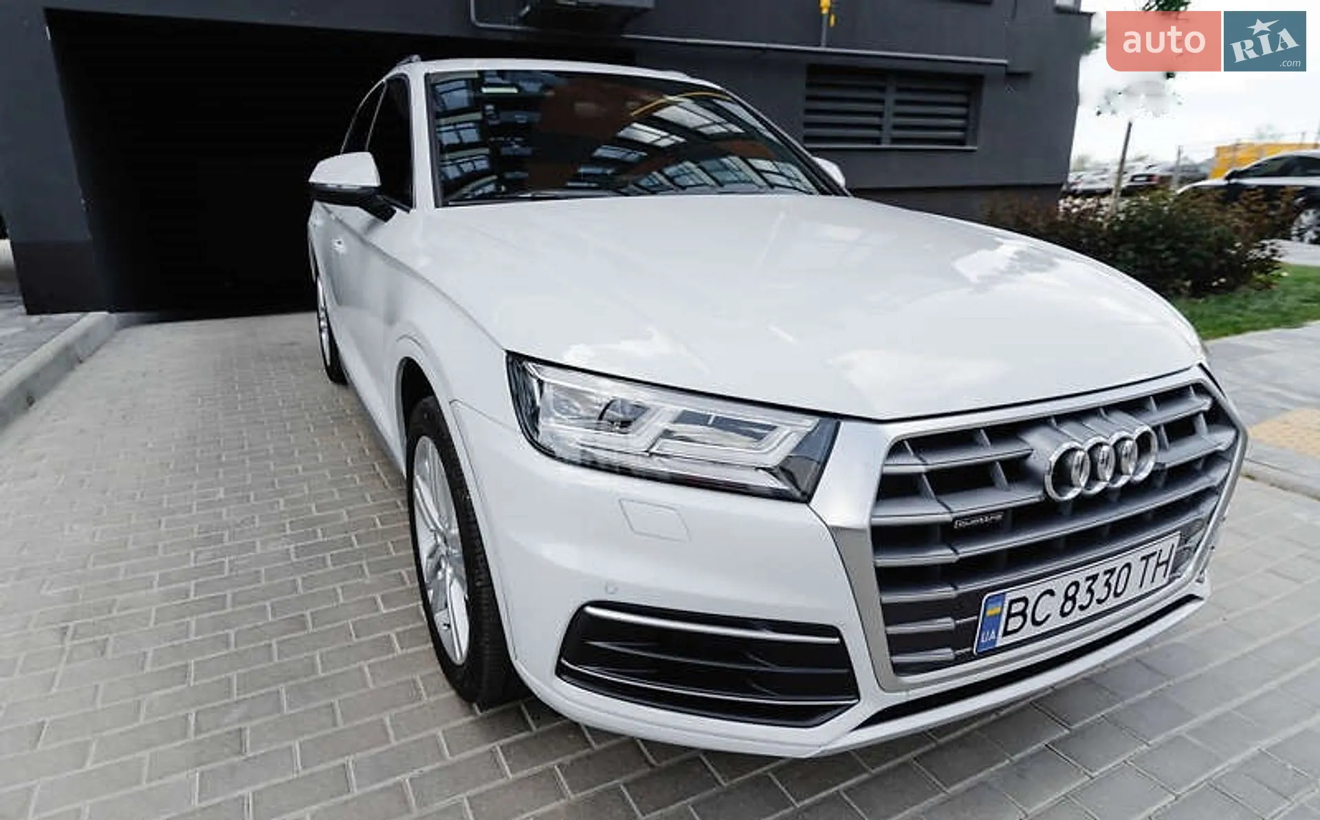 Audi Q5 2019 VIN WA1BNAFY3K2050146 фото оголошення 2 з 5