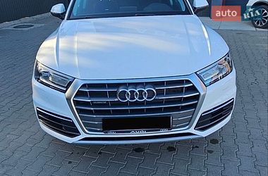 Позашляховик / Кросовер Audi Q5 2017 в Чернівцях