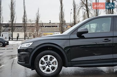 Позашляховик / Кросовер Audi Q5 2017 в Києві