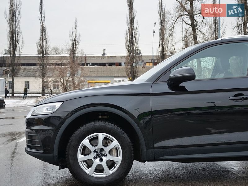 Позашляховик / Кросовер Audi Q5 2017 в Києві