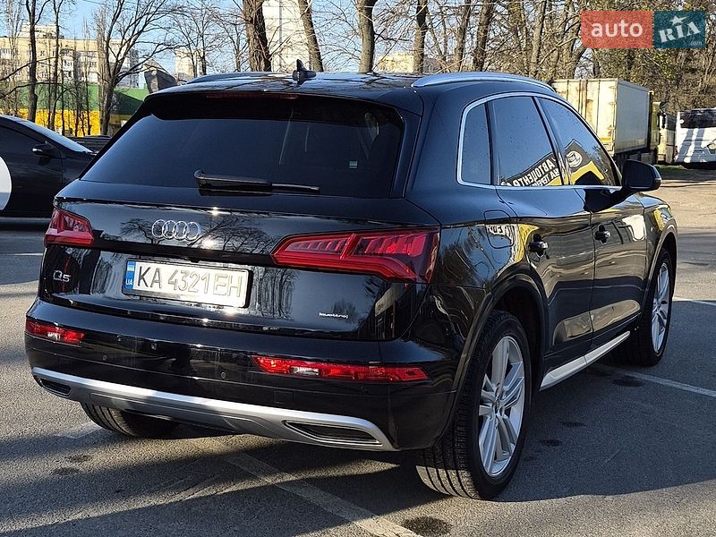 Внедорожник / Кроссовер Audi Q5 2020 в Киеве
