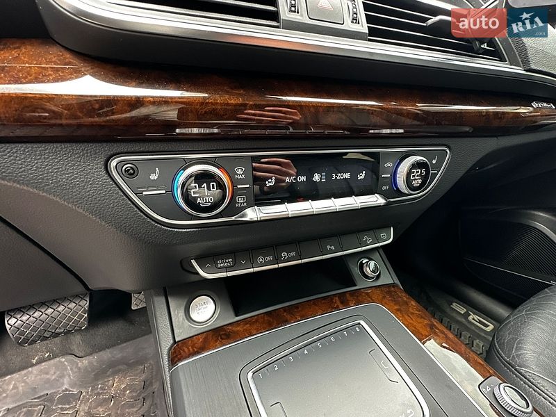 Позашляховик / Кросовер Audi Q5 2017 в Львові