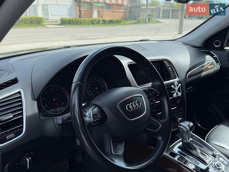 Внедорожник / Кроссовер Audi Q5 2015 в Каменец-Подольском