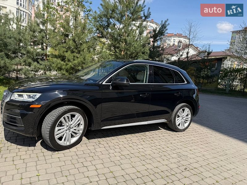 Позашляховик / Кросовер Audi Q5 2017 в Івано-Франківську