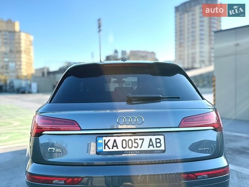 Внедорожник / Кроссовер Audi Q5 2022 в Киеве