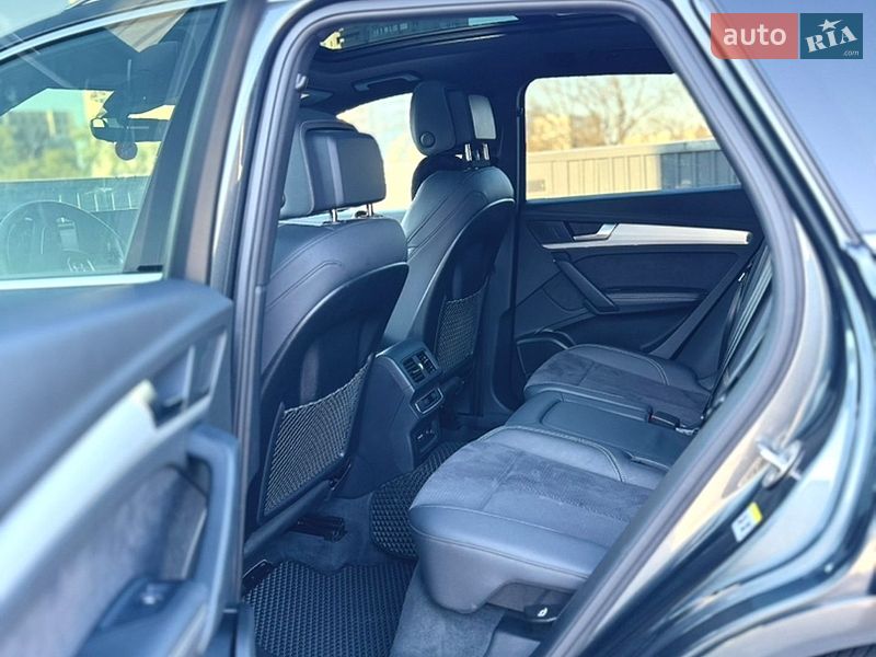 Внедорожник / Кроссовер Audi Q5 2022 в Киеве