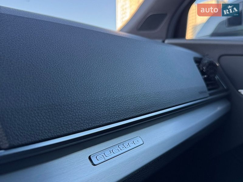 Внедорожник / Кроссовер Audi Q5 2022 в Киеве