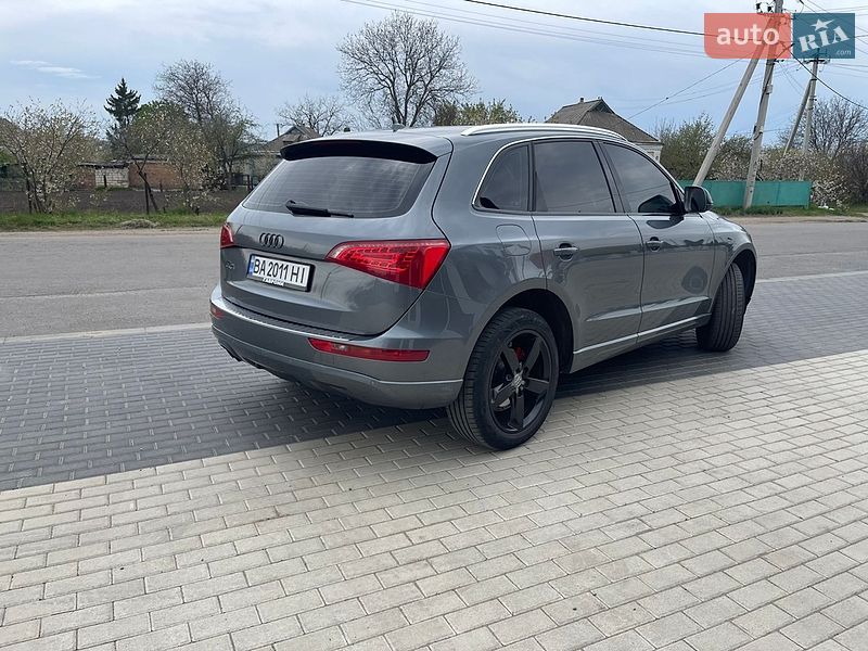 Позашляховик / Кросовер Audi Q5 2011 в Новоархангельську