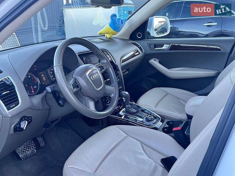 Внедорожник / Кроссовер Audi Q5 2011 в Каменец-Подольском