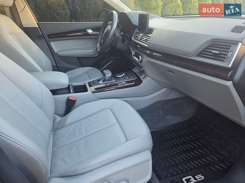 Внедорожник / Кроссовер Audi Q5 2019 в Львове