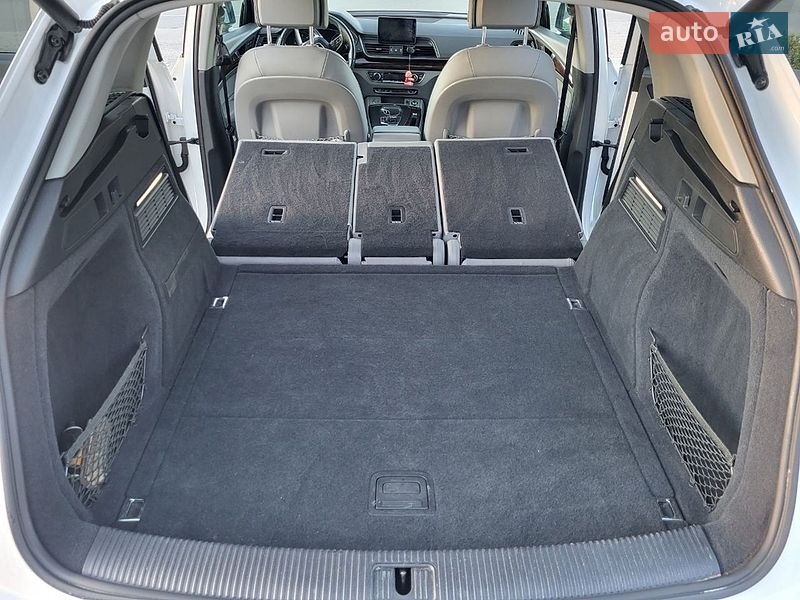 Внедорожник / Кроссовер Audi Q5 2019 в Каменец-Подольском