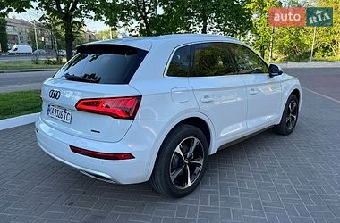 Позашляховик / Кросовер Audi Q5 2020 в Києві