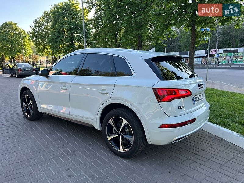 Позашляховик / Кросовер Audi Q5 2020 в Києві