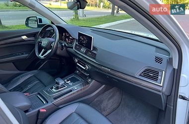 Позашляховик / Кросовер Audi Q5 2020 в Києві