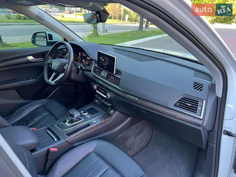 Позашляховик / Кросовер Audi Q5 2020 в Києві