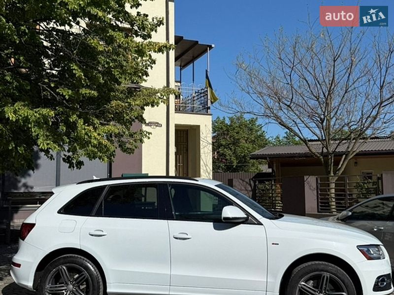 Внедорожник / Кроссовер Audi Q5 2014 в Ужгороде
