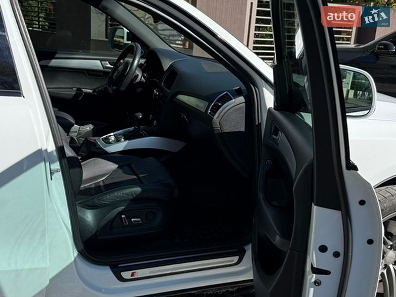 Внедорожник / Кроссовер Audi Q5 2014 в Ужгороде