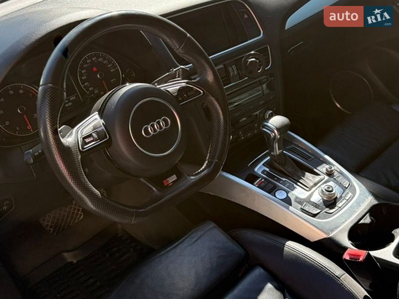 Внедорожник / Кроссовер Audi Q5 2014 в Ужгороде